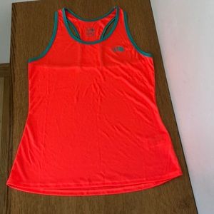 North Face Lightweight 100% polyester workout tank